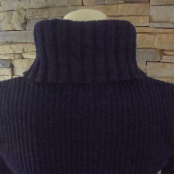 American Eagles Outfitters Navy Sweater size: S/P - Picture 5 of 8